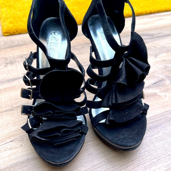 BCBG Paris stiletto heels with floral appliqué - Picture 6 of 8